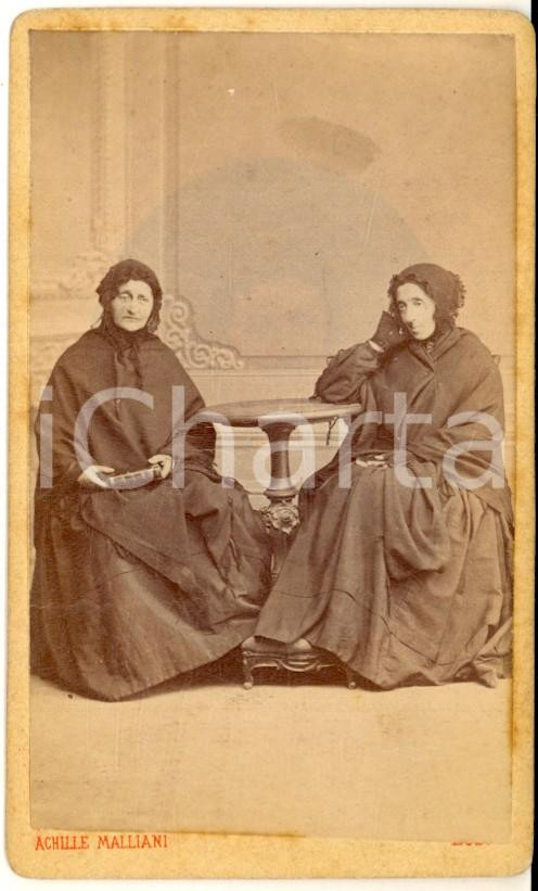 Fotografia d epoca originale 1874 LODI Ritratto di due donne vestite a lutto  Foto Achille MALLIANI CDV 1