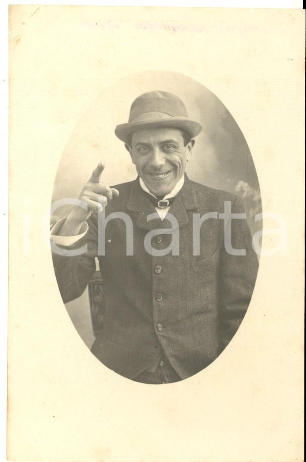 1920 ca LANCIANO Ritratto di un uomo con il dito puntato (1) - Foto DI TONTO