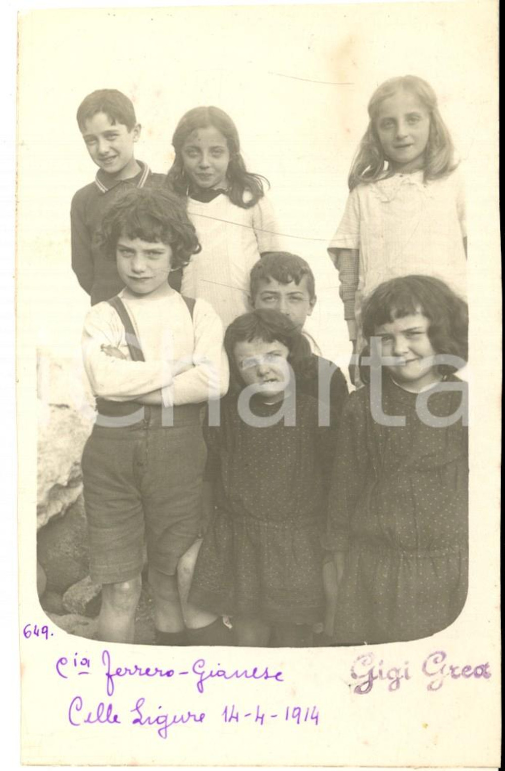 1914 CELLE LIGURE Bambini famiglie FERRERO - GIANESE Foto cartolina ARTISTICA Fotografia d'epoca, in formato cartolina postale.Didascalia manoscritta originale.Non viaggiata.  CONDIZIONI: G (ma alcuni difetti di stampa)FOTOGRAFO: Luigi (Gigi) GreaNOTA BENE: TUTTI I DIRITTI RISERVATI;E' VIETATA LA RIPRODUZIONE  originale e autentica 1