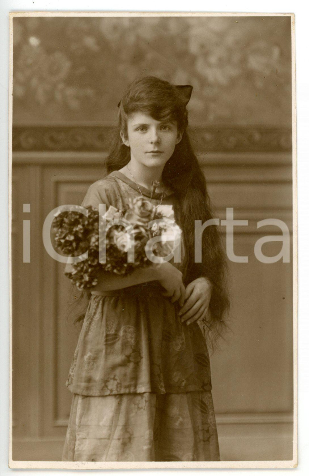 1921 MILANO Ritratto di fanciulla con bouquet di fiori - Foto CAPPELLI - FP NV
