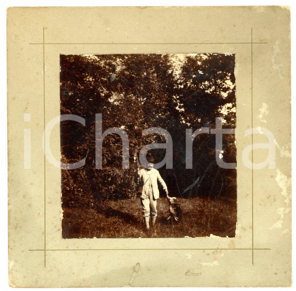 1900 ca ITALIA Cacciatore con fucile e preda *Fotografia su cartoncino 13x13 cm