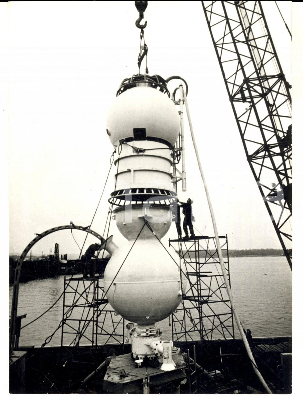 1970 USA LOCKHEED Capsula in acciaio per ricerche petrolifere *Foto 13x18 cm Fotografia d'epoca con didascalia coeva.  CONDIZIONI: G    originale e autentica 1