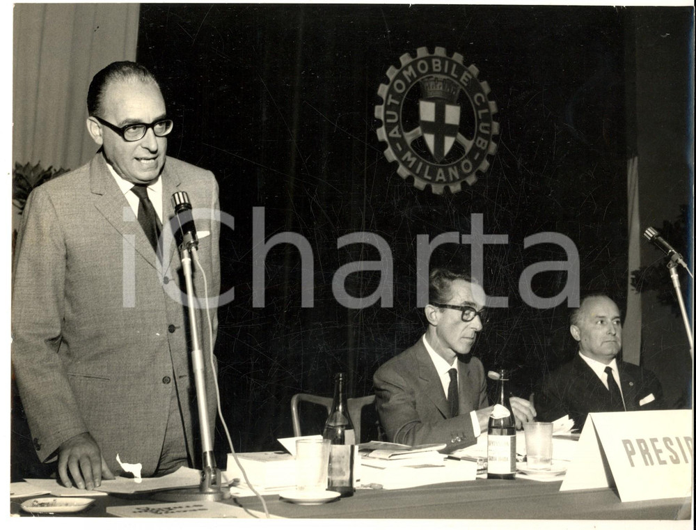 1966 STRESA Conferenza del Traffico - Discorso on. Giacomo MANCINI *Foto 24x18 Fotografia d'epoca con didascalia coeva al verso.  CONDIZIONI: G FORMATO: 24x18 cm    originale e autentica 1
