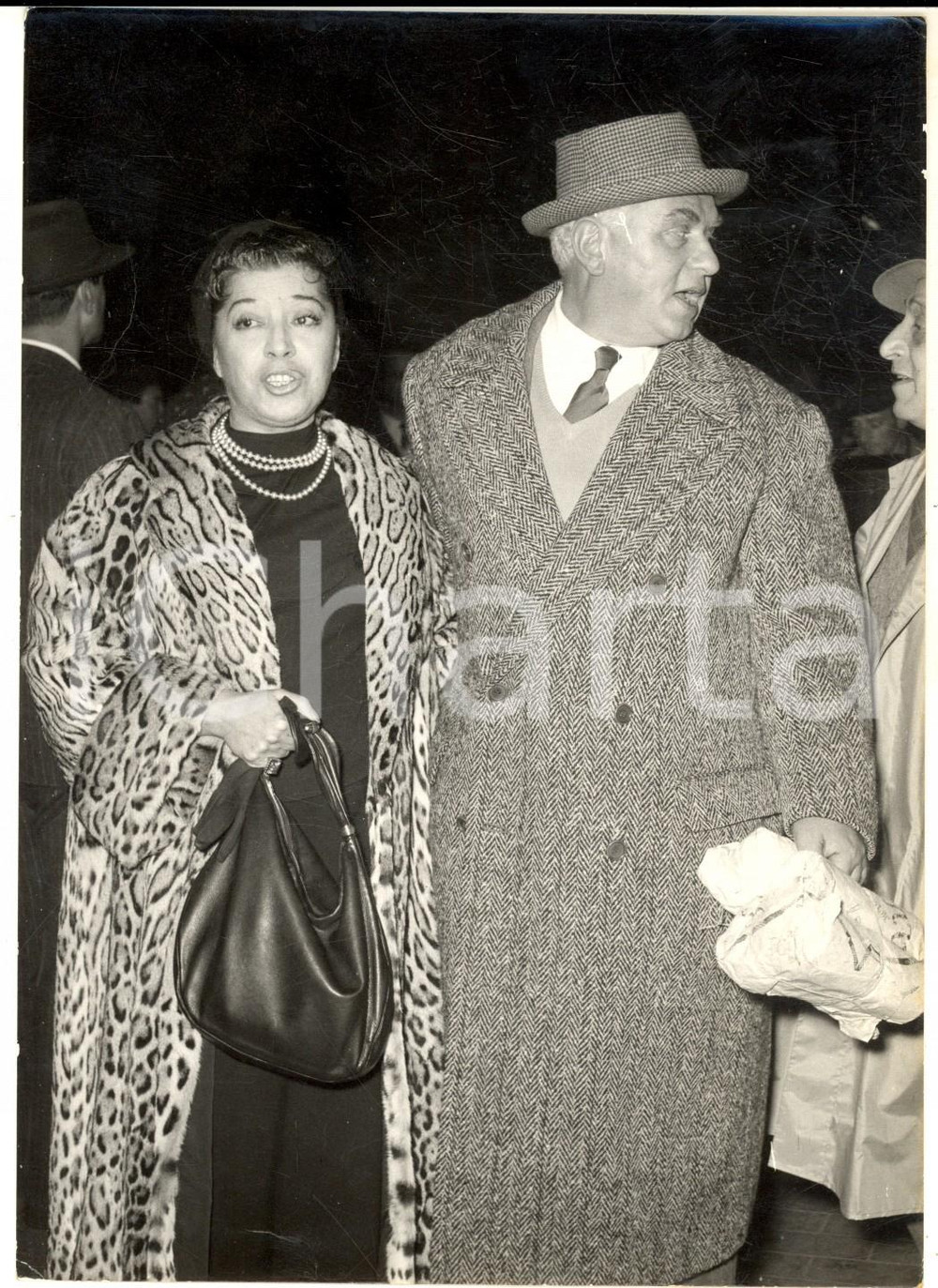 1956 ROMA Clelia MATANIA Gino CERVI al rientro dalla settimana cinema URSS *Foto