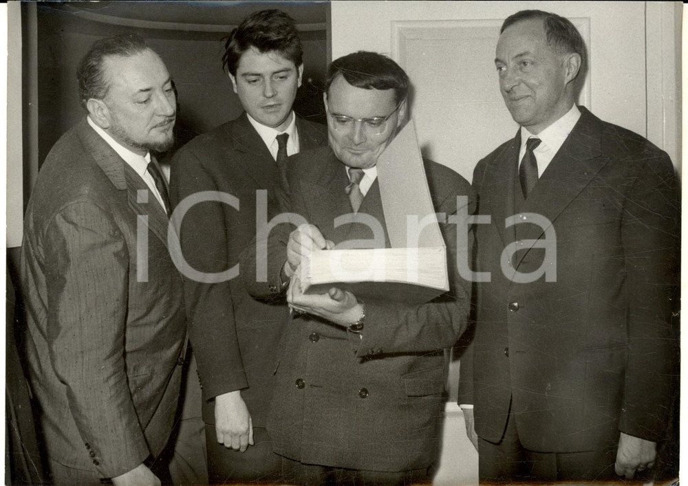 1959 PARIS Film premier "Head against the walls" - Hervé BAZIN Bernard CHENET