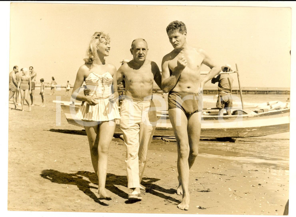 1958 VENEZIA LIDO Yvonne MONLAUR LÃ©onide MOGUY Alain CUNY *Foto 18x13 cm Fotografia d'epoca con didascalia coeva.  CONDIZIONI: G       originale e autentica 1