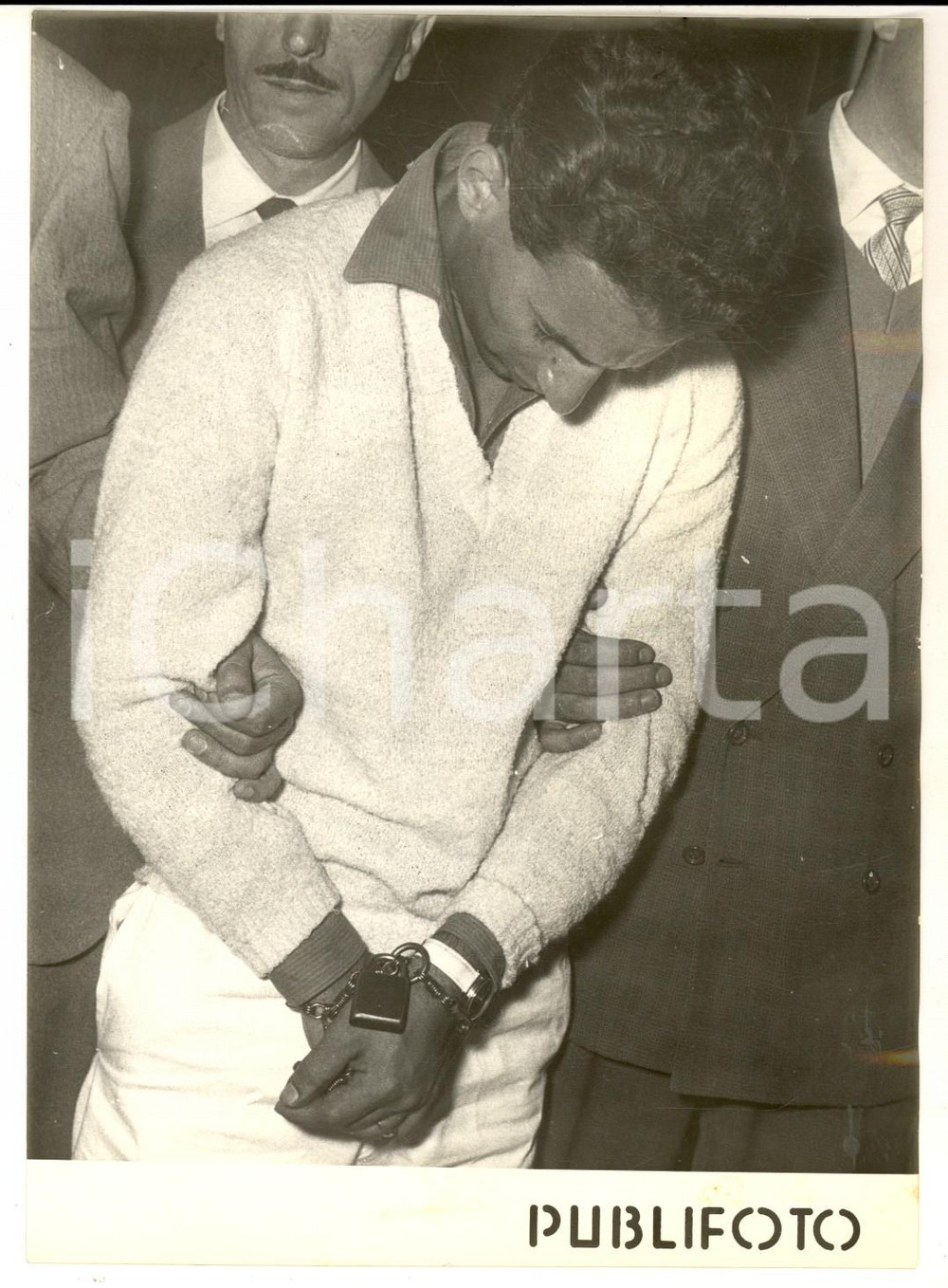 1956 NAPOLI Francesco PERCUOCO arrestato per omicidio e condotto in Questura