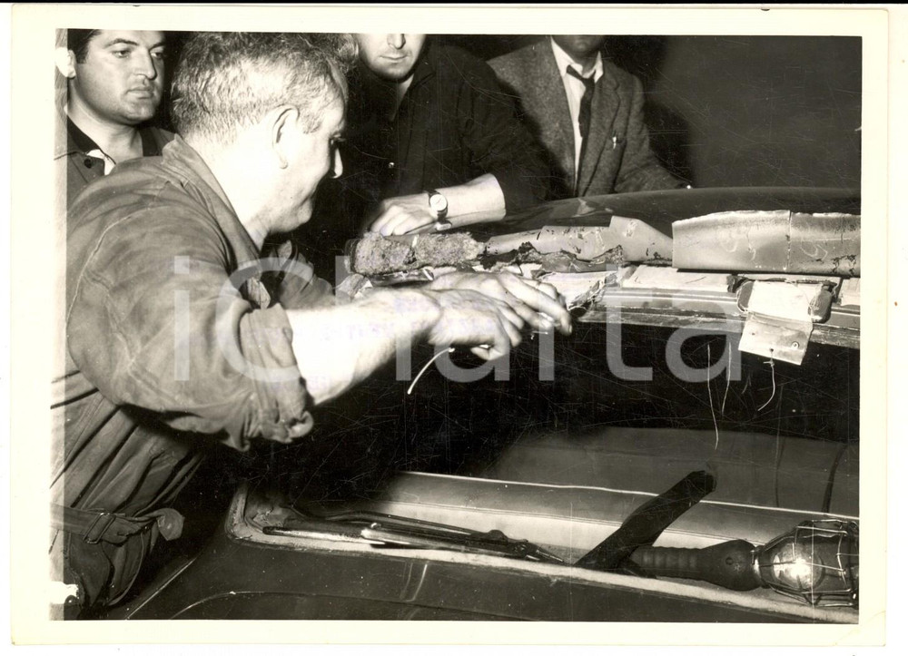 1960 GENOVA GUARDIA DI FINANZA Sequestro lingotti d'oro in un'auto - Foto 18x13