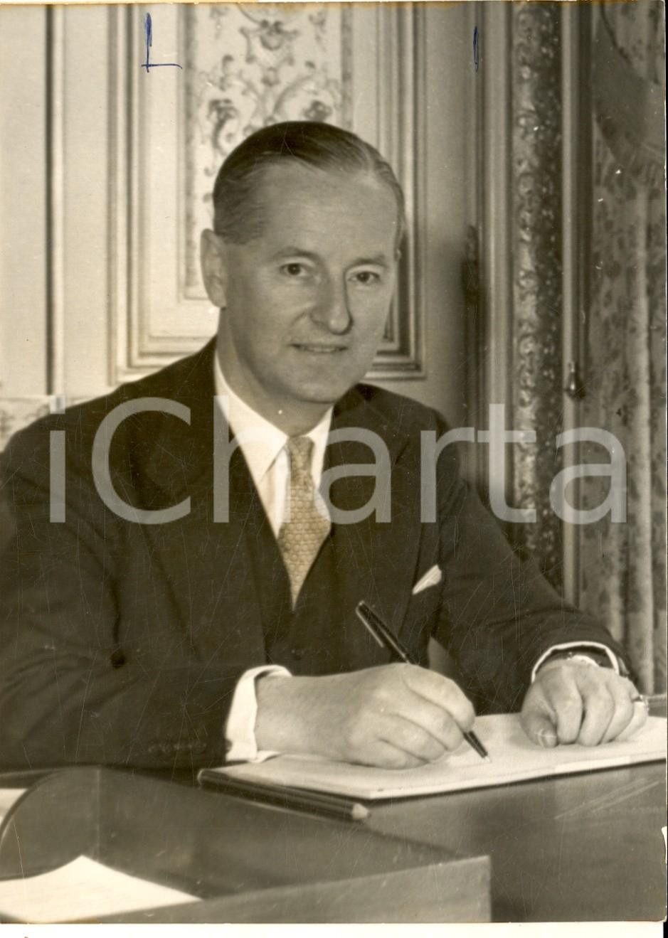 1953 PARIS Ambasciatore William HAYTER alla sua scrivania - Foto 12x17 cm