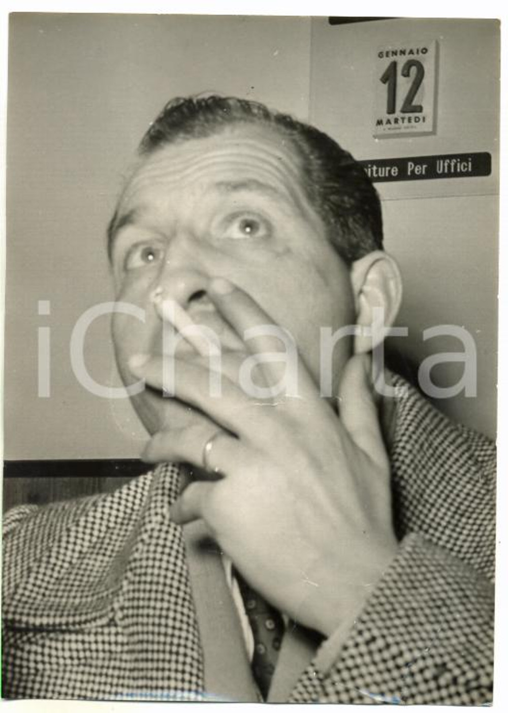 1954 BOLOGNA Gino BARTALI fuma sigaretta durante un'intervista *Fotografia 13x18