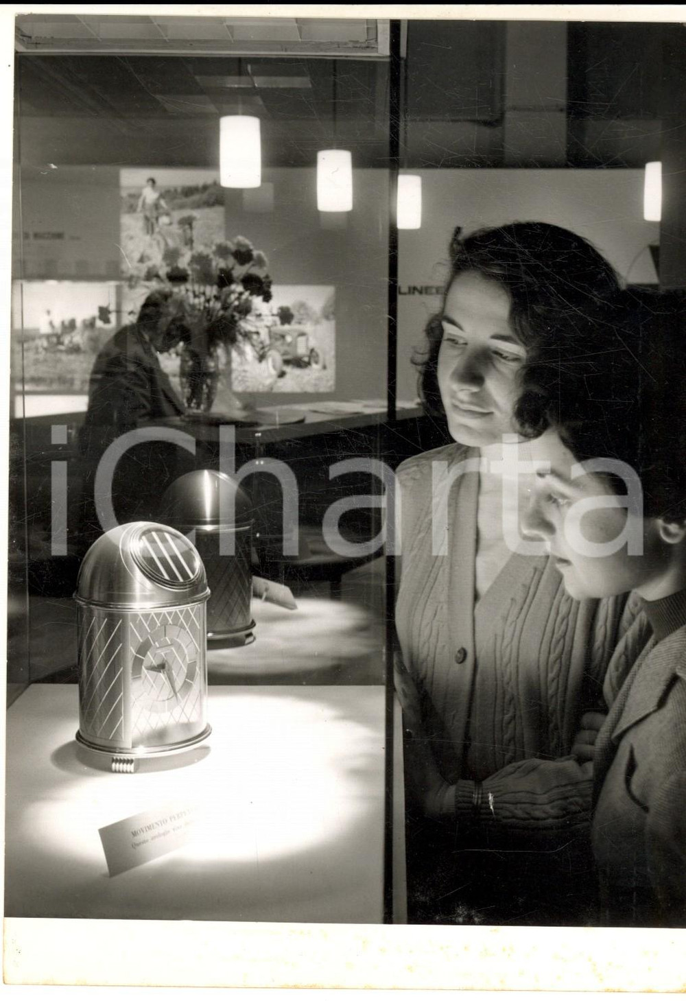 1956 MILANO Fiera - Padiglione SVIZZERA - Orologio che si carica al sole *Foto