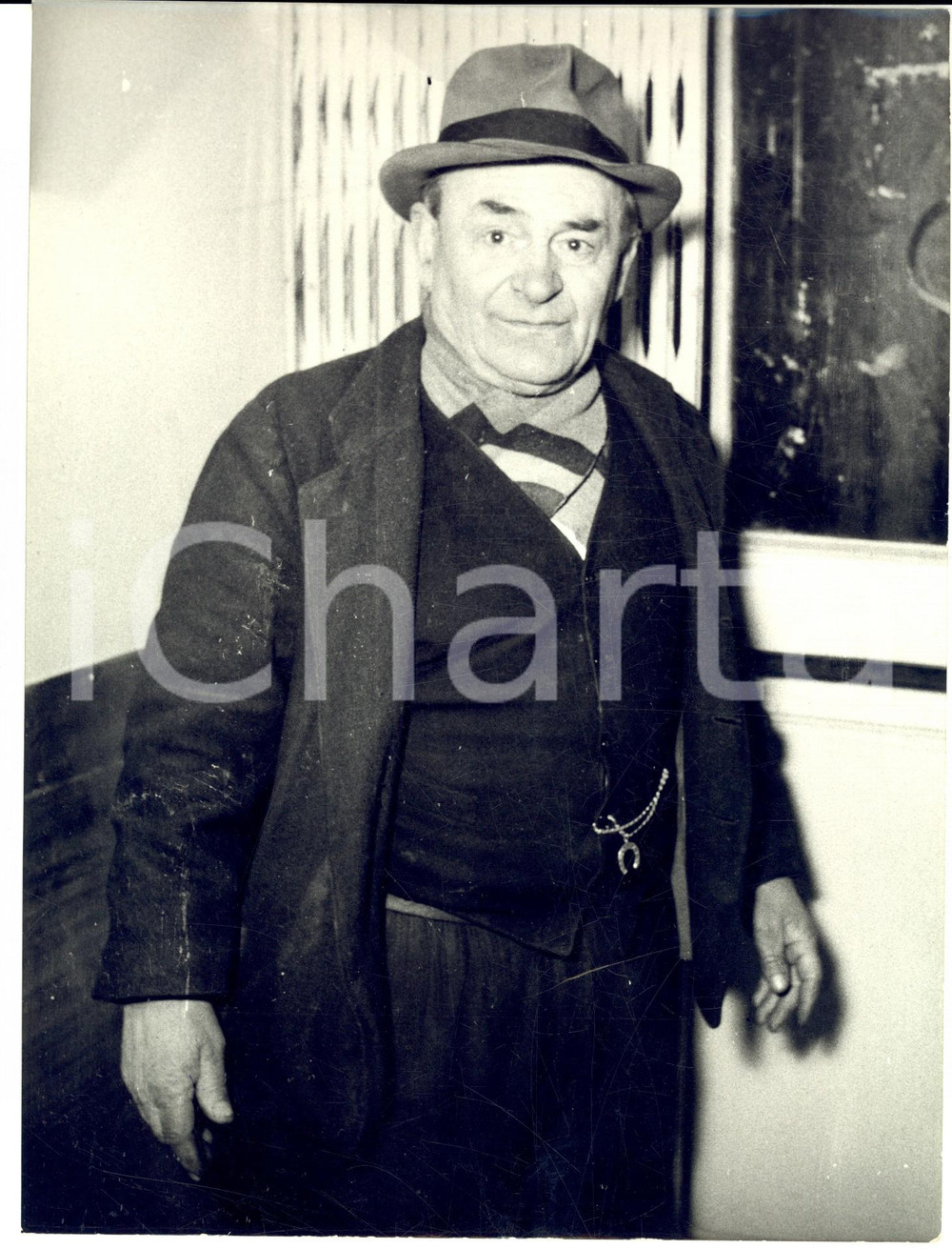 1956 GENOVA Albergo dei Poveri - Ospite dopo una sparatoria *Foto 18x24 cm