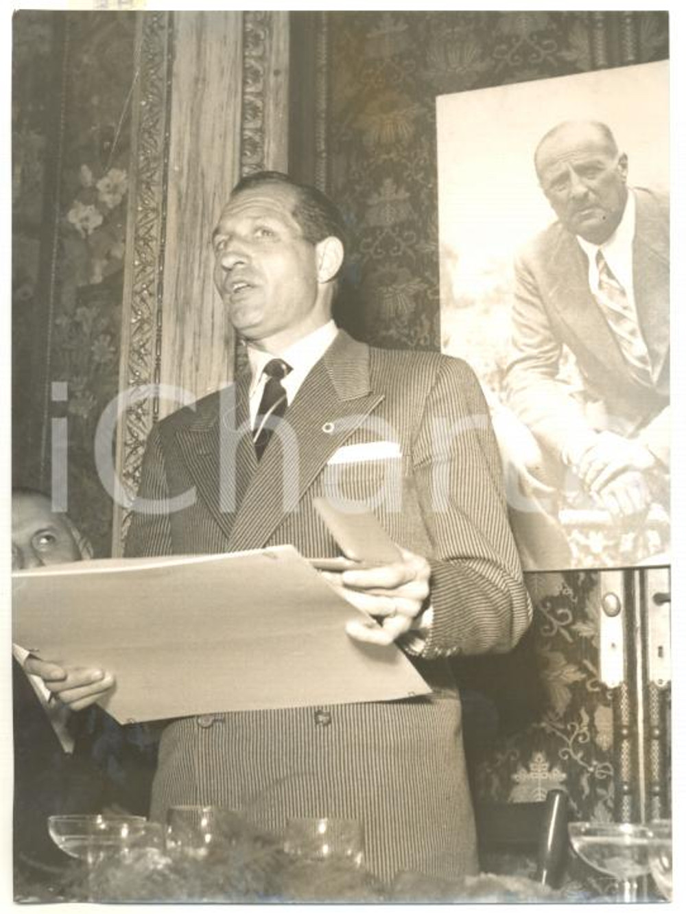 1954 MILANO Gino BARTALI ritira medaglia d'oro da Amici di Emilio Colombo *Foto