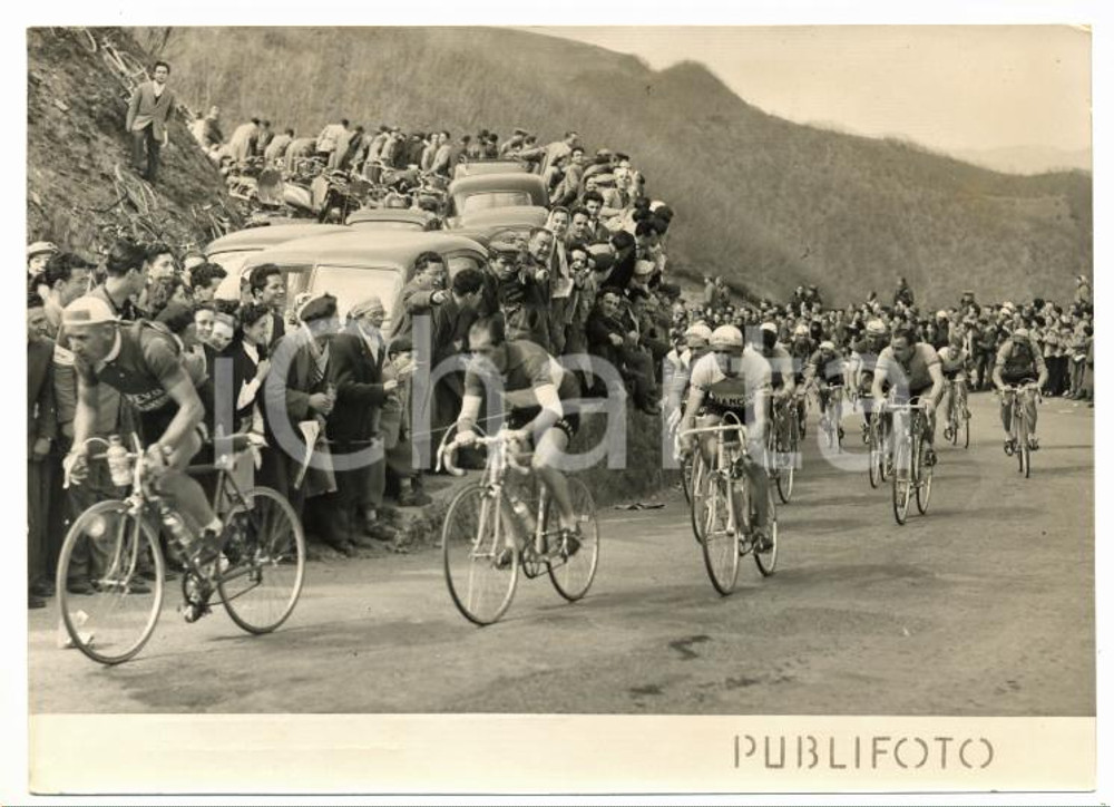 Fotografia d epoca originale 1953 44° MILANOSANREMO Gino BARTALI Nino DEFILIPPIS al Passo del Turchino Foto 1