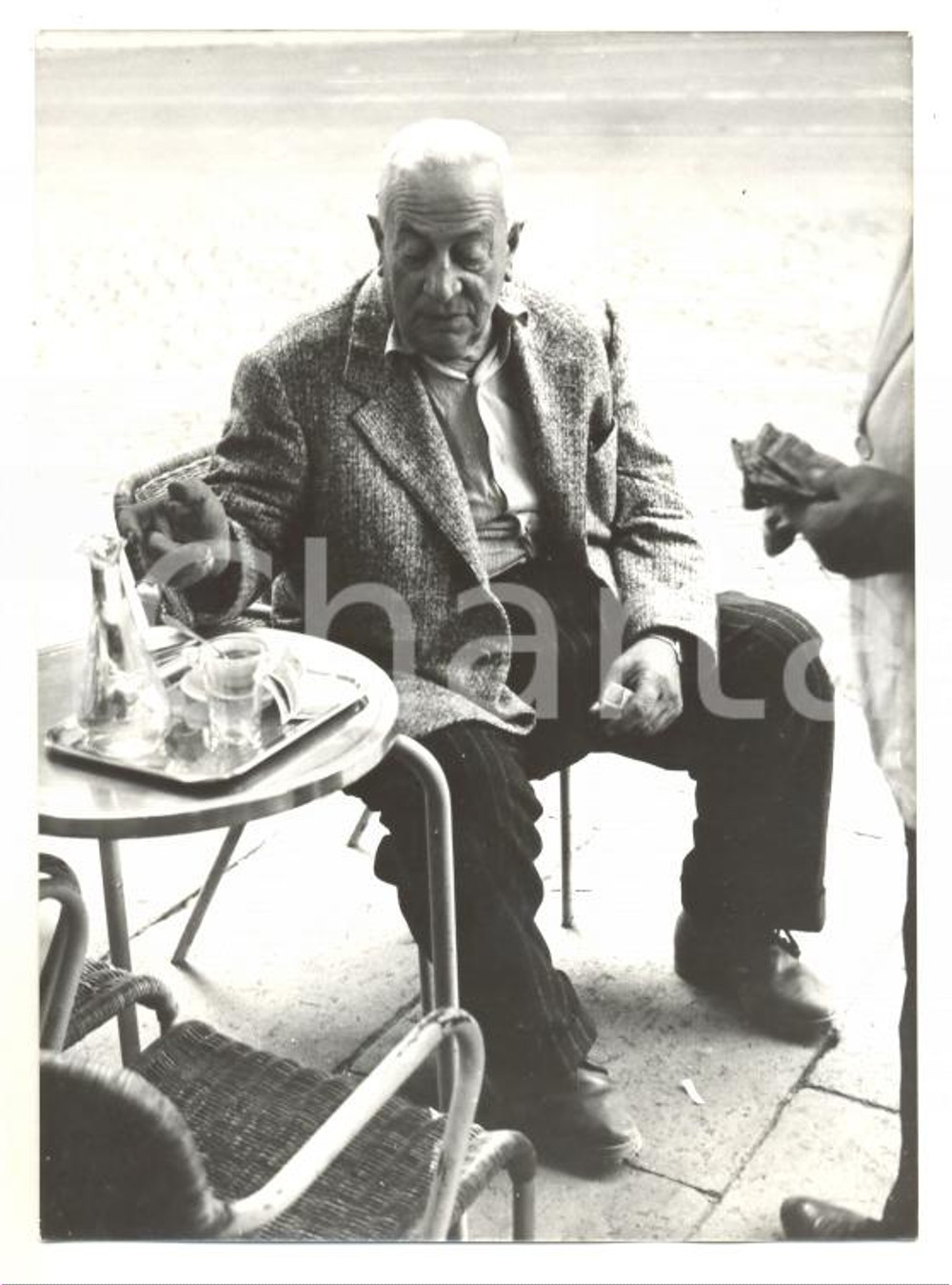 1954 ROMA - CASO MONTESI Zingarelli al bar dopo interrogatorio di Raffaele SEPE