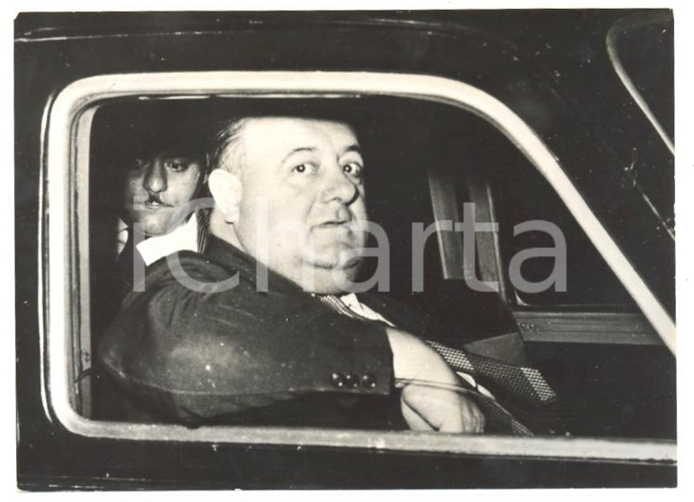 Fotografia d epoca originale 1954 ROMA  CASO MONTESI Ritratto di Raffaele SEPE in automobile Foto 18x13 cm 1