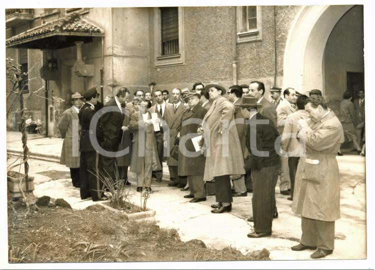 Fotografia d epoca originale 1957 ROMA CASO MONTESI Collegio giudicante durante sopralluogo in via Trasimeno 1