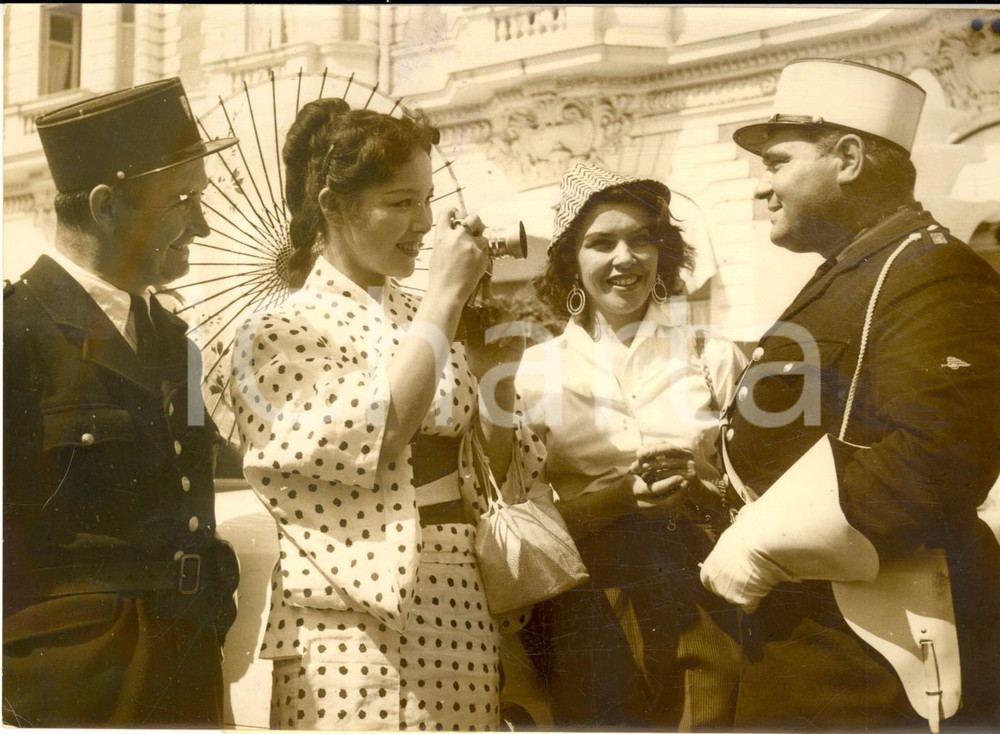 1956 FESTIVAL DI CANNES Le vedettes Akemi NEGISHI e Teresa CLEO *Foto 18x13 
