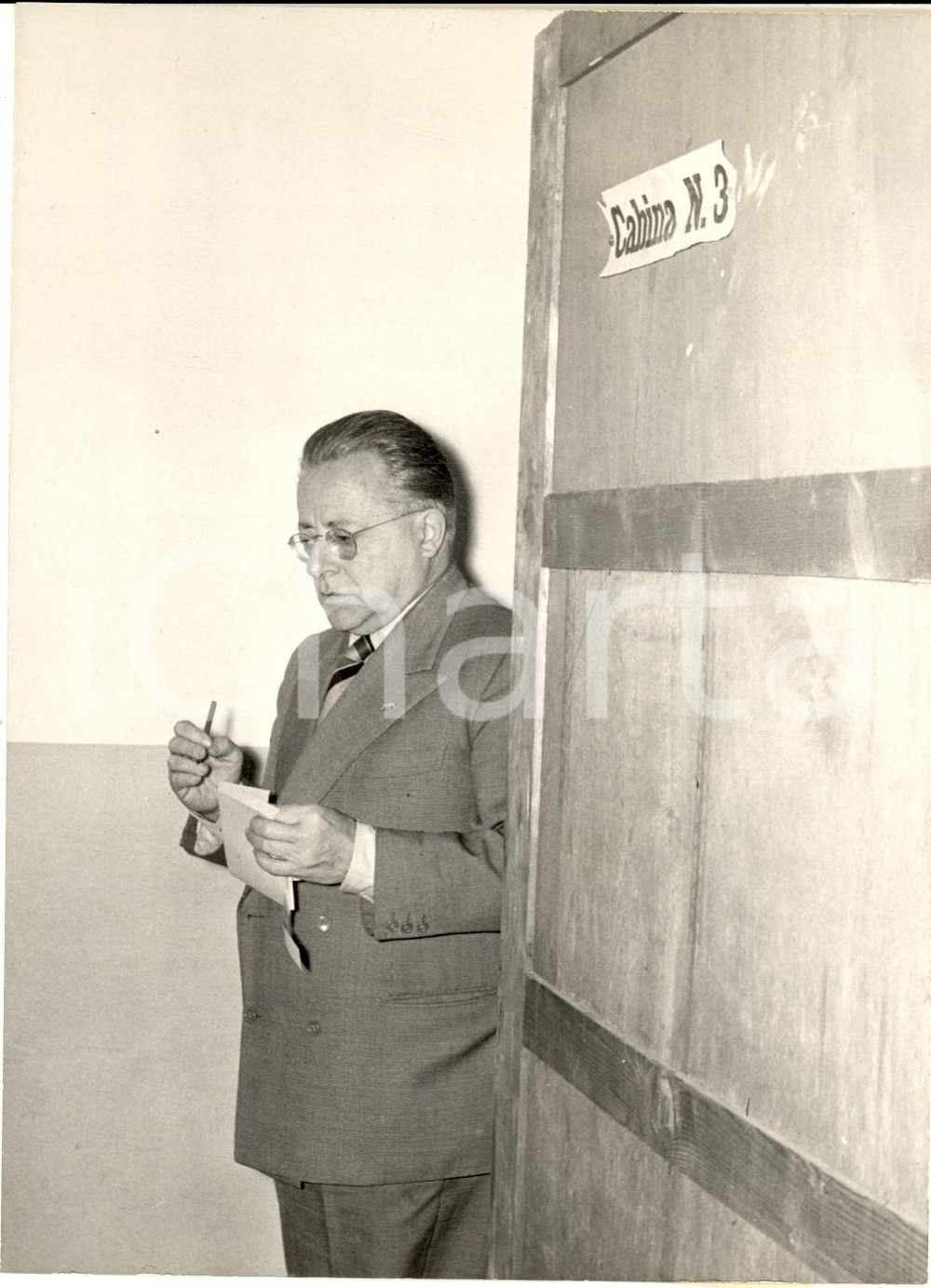 Fotografia d epoca originale 1956 ROMA Ritratto dell on. Palmiro TOGLIATTI alle urne  Foto 13x18 cm 1