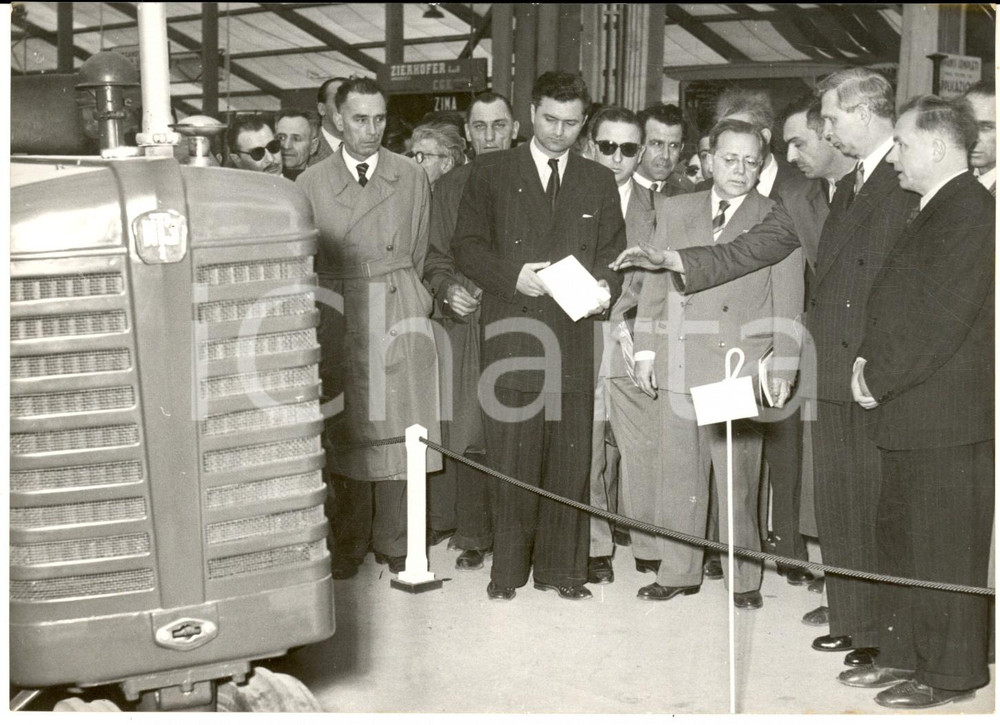 1955 ca MILANO Fiera Campionaria - Visita dell'on. Palmiro TOGLIATTI *Foto 18x13