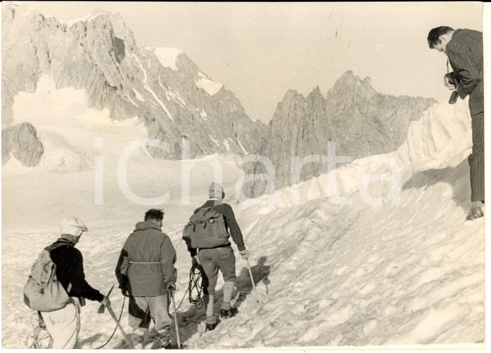Fotografia d epoca originale 1953 AIGUILLE DU MIDI  Palmiro TOGLIATTI in cordata verso operai di Chamonix 1