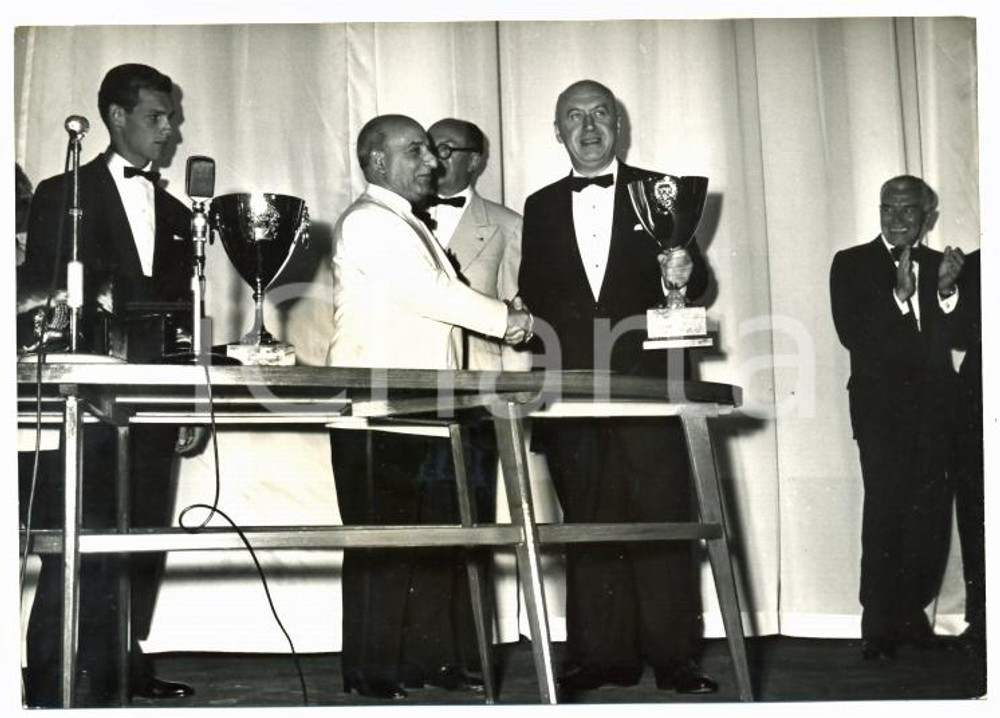 Fotografia d epoca originale 1959 VENEZIA Mostra del Cinema Otto PREMINGER con Coppa Volpi di James STEWART 1