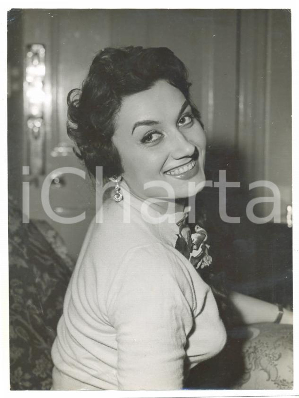 Fotografia d epoca originale 1958 BRIGHTON UK Portrait of hungarian actress Magdelina PROFICZ Photo 15x20 1