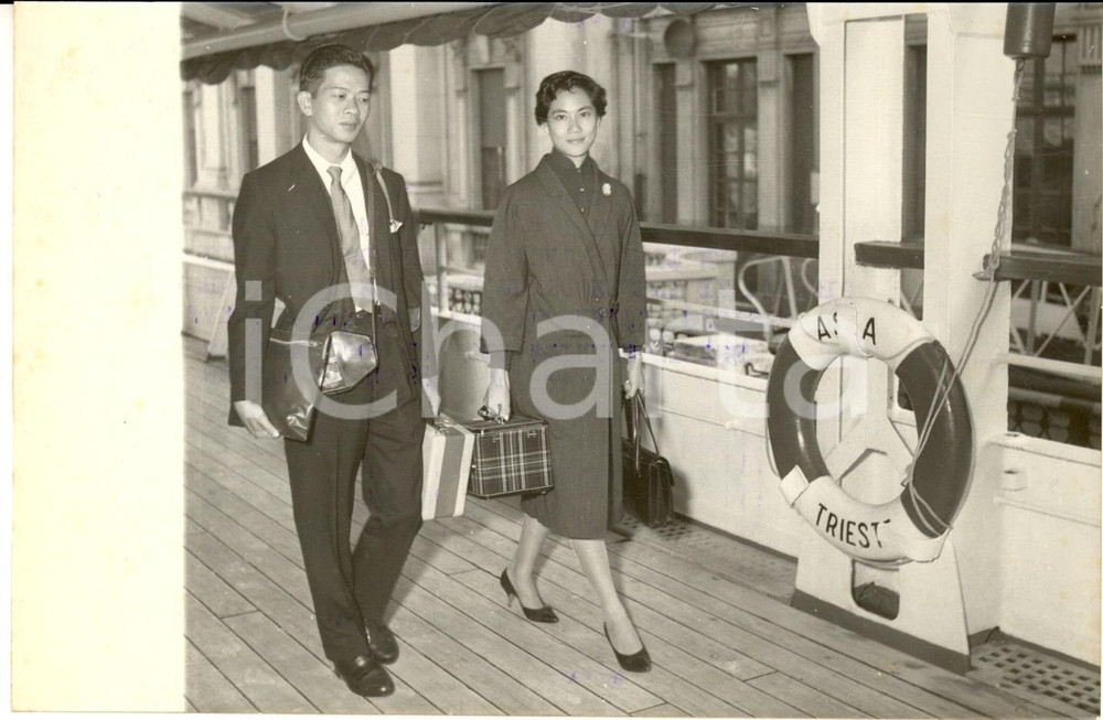 1959 GENOVA Arrivo di Jeanette LIN TSUI e Kim CHUN in viaggio di nozze *Foto