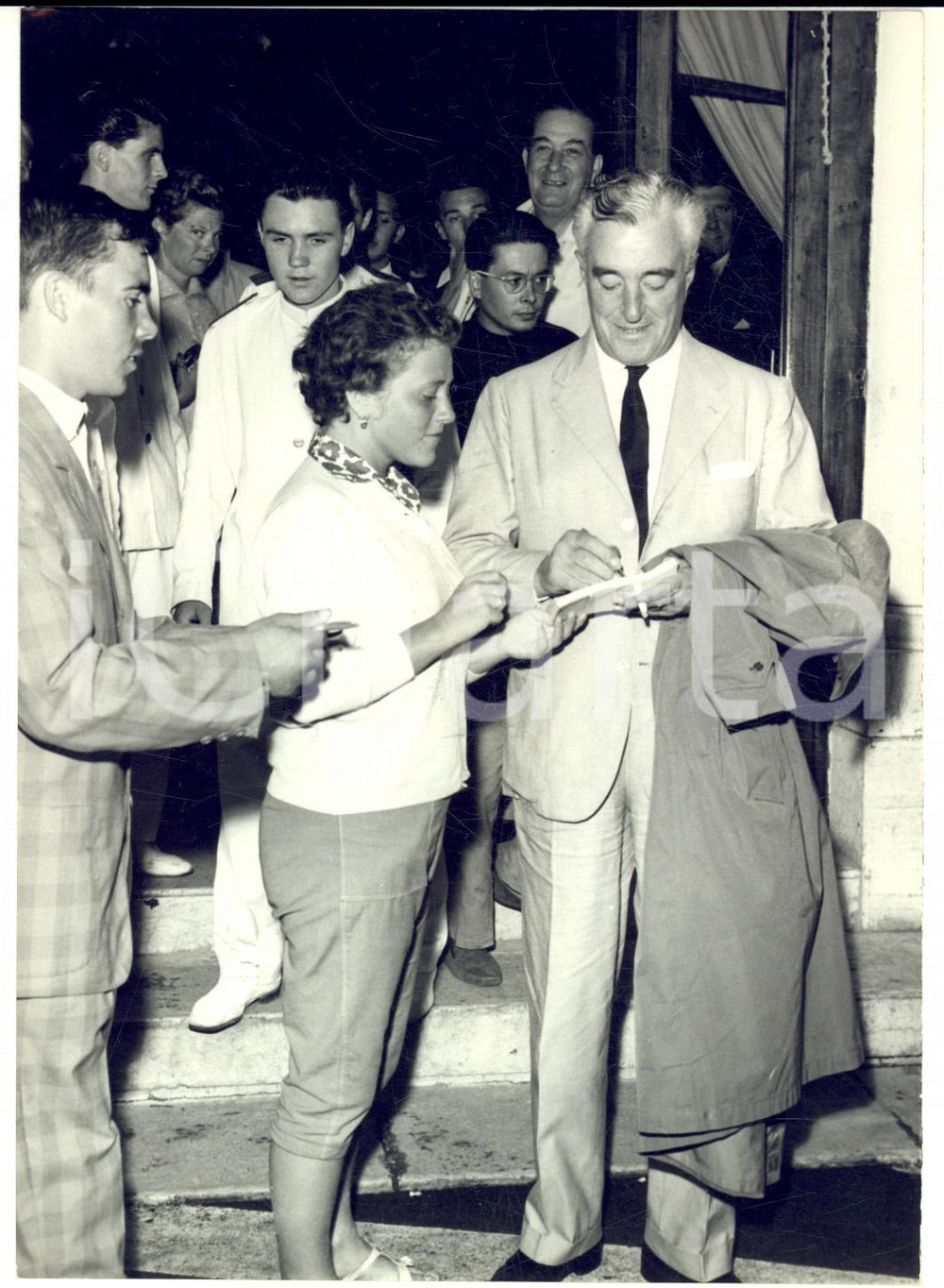 Fotografia d epoca originale 1959 VENEZIA Mostra del Cinema  Vittorio DE SICA firma autografi Foto 13x18 cm 1