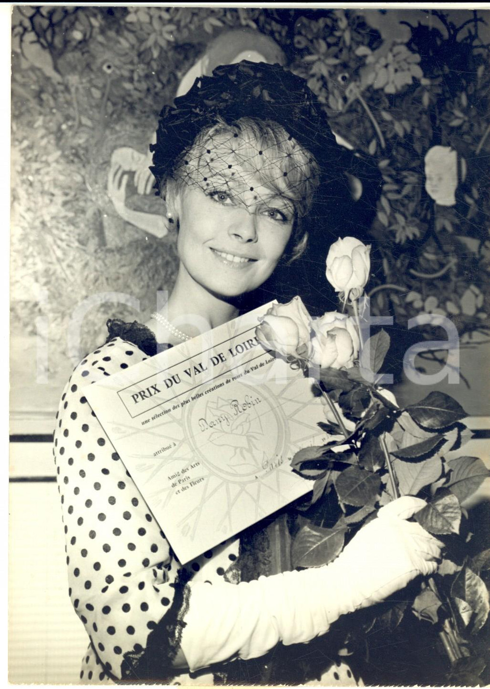 Fotografia d epoca originale 1963 PARIS Galerie Recio Dany Robin reçoit le Prix Val de Loire Photo 13x18 cm 1