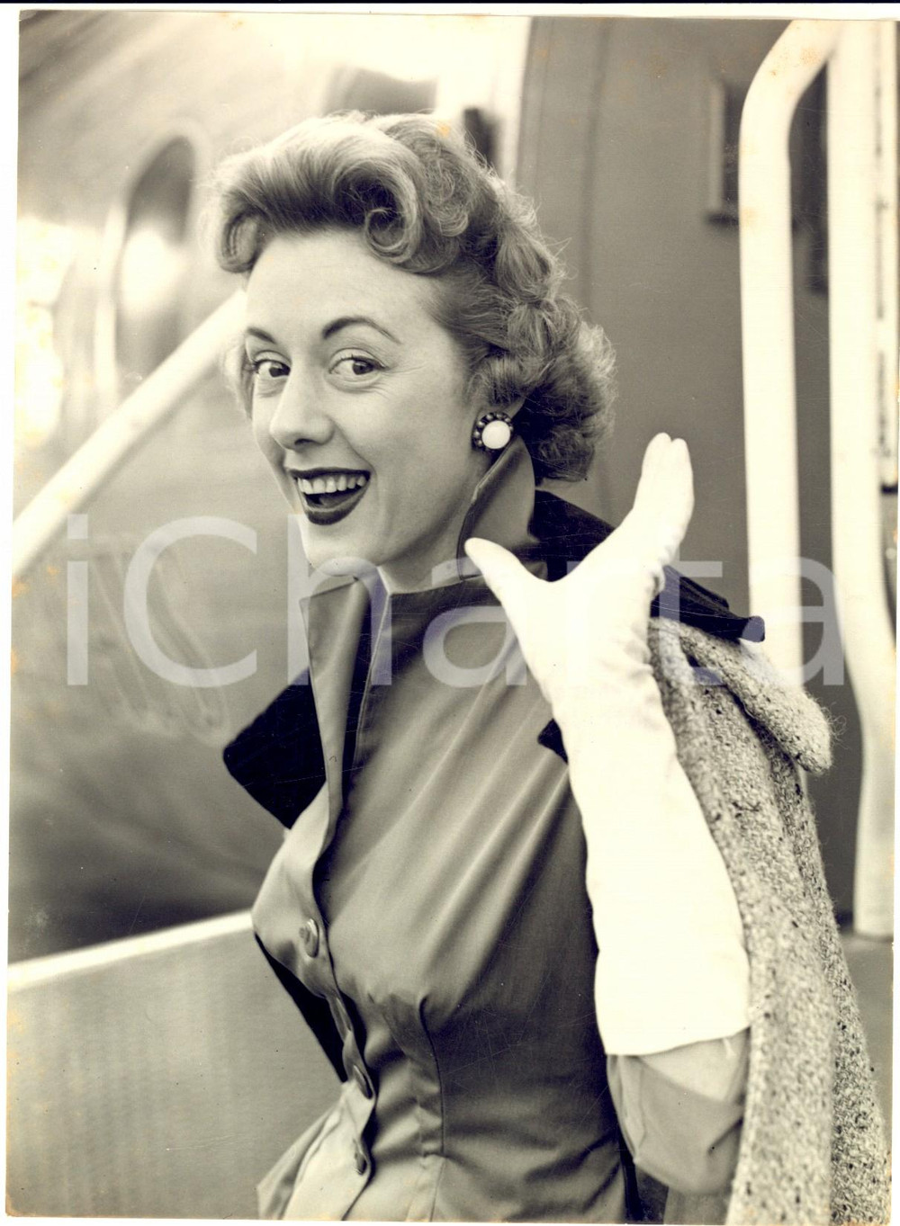Fotografia d epoca originale 1956 LONDON Airport  Lorrae DESMOND leaving for Naples  Photo 15x20 cm 1