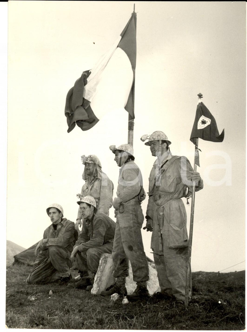 Fotografia d epoca originale 1954 SPLUGA DELLA PRETA Speleologi triestini al ritorno dalla spedizione Foto 1