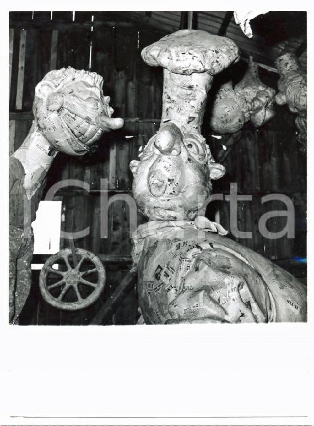 1955 CARNEVALE VIAREGGIO Statua in cartapesta di un cuoco per carro allegorico