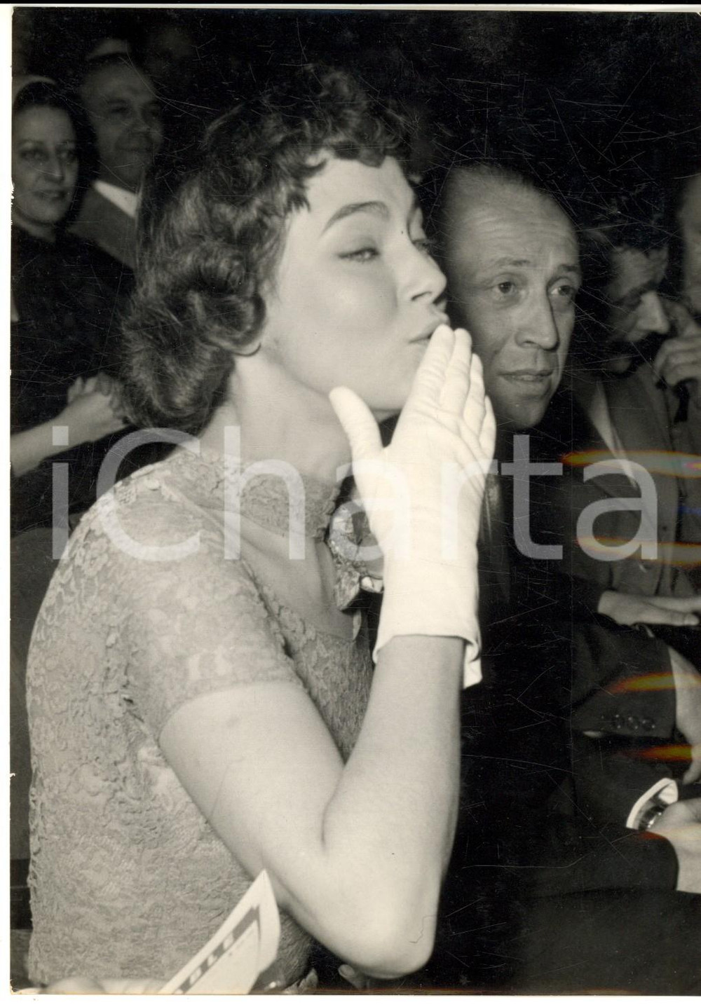 Fotografia d epoca originale 1955 ca CINEMA Attrice svedese Marta TOREN a una serata di gala  Foto 13x18 cm 1