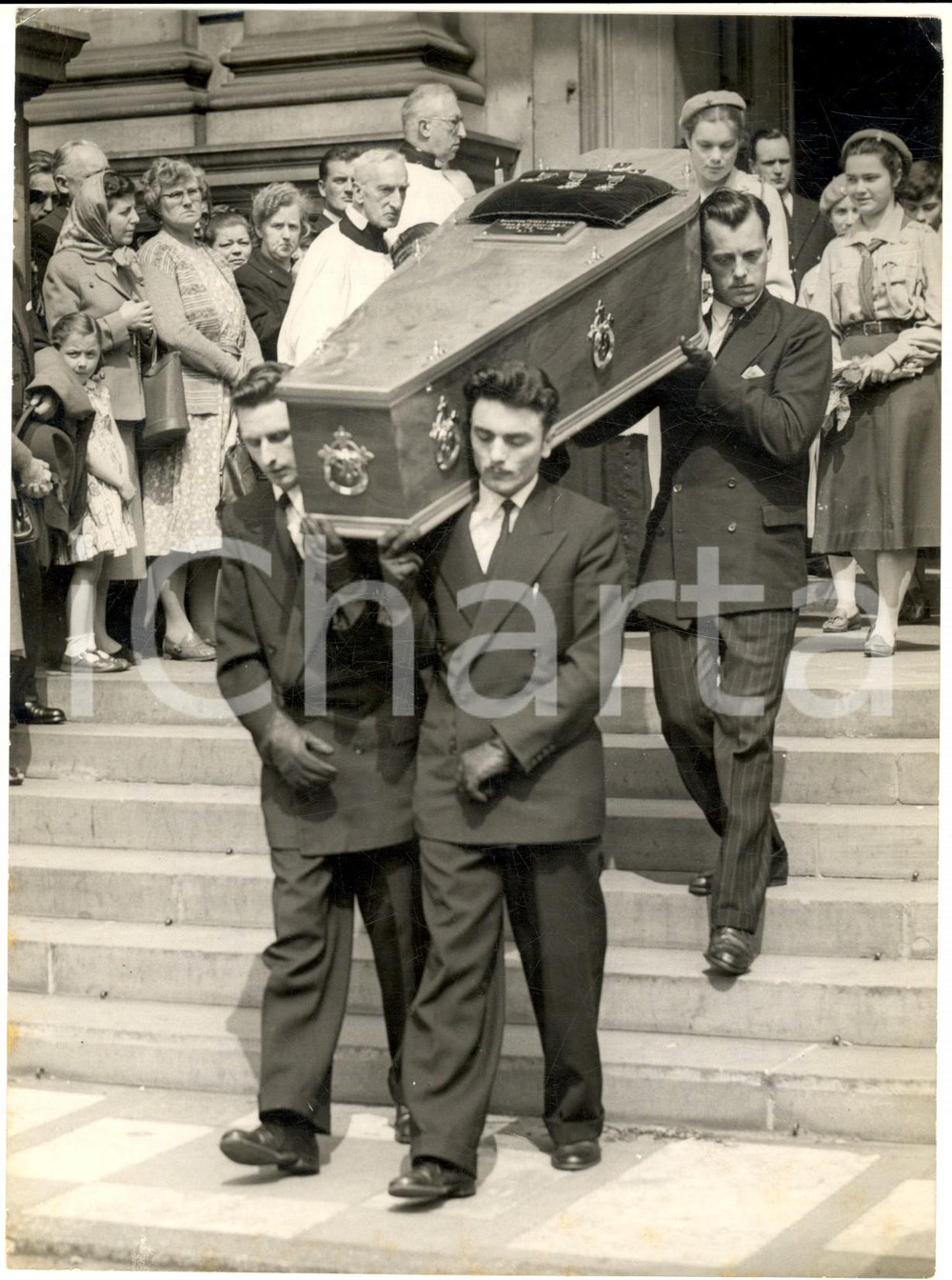 Fotografia d epoca originale 1957 LONDON Brompton Oratory  Funeral Countess Teresa LUBIENSKA Photo 15x20 cm 1