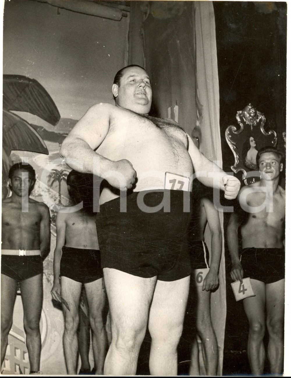 1953 BERLIN "Mister Berlin" pageant - The biggest contestant - Photo 15x20 cm
