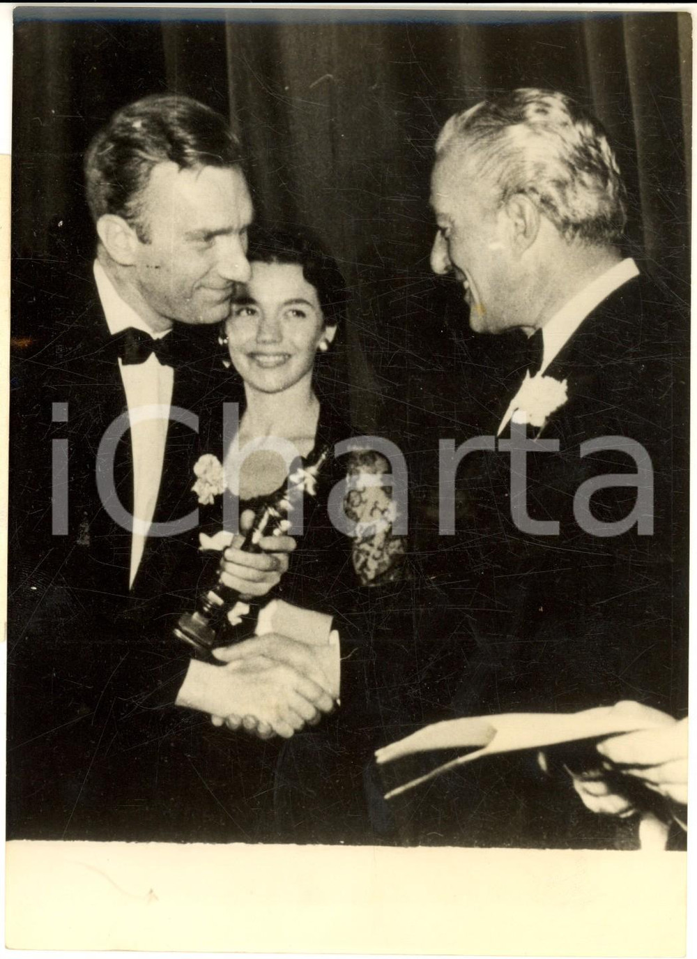 1956 MADRID Vittorio DE SICA vince il Premio TRIUNFO come migliore attore *Foto