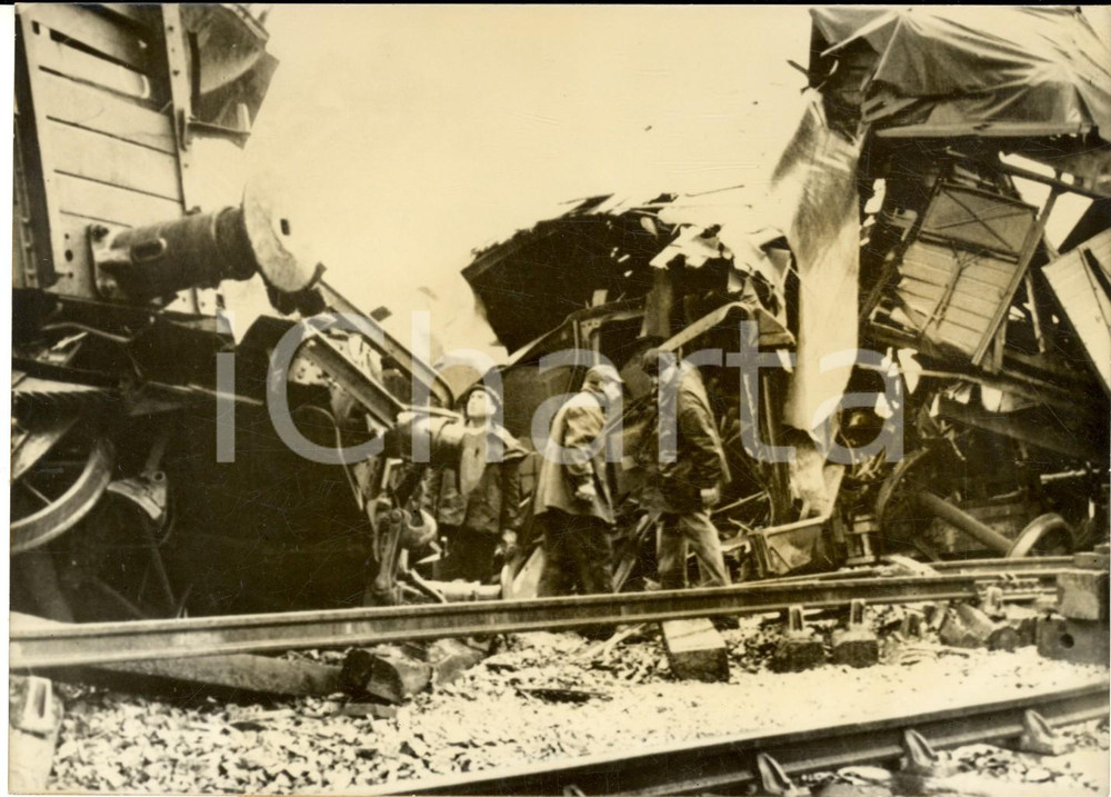 1960 TOULOUSE Accident au passage à niveau de MARQUEFAVE - Les débris *Photo