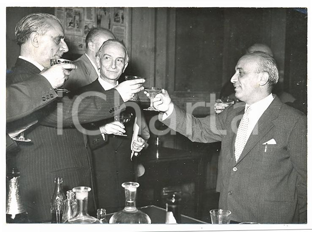 1955 ROMA Antonio SEGNI brinda alle fortune del nuovo Governo *Foto 18x13 cm