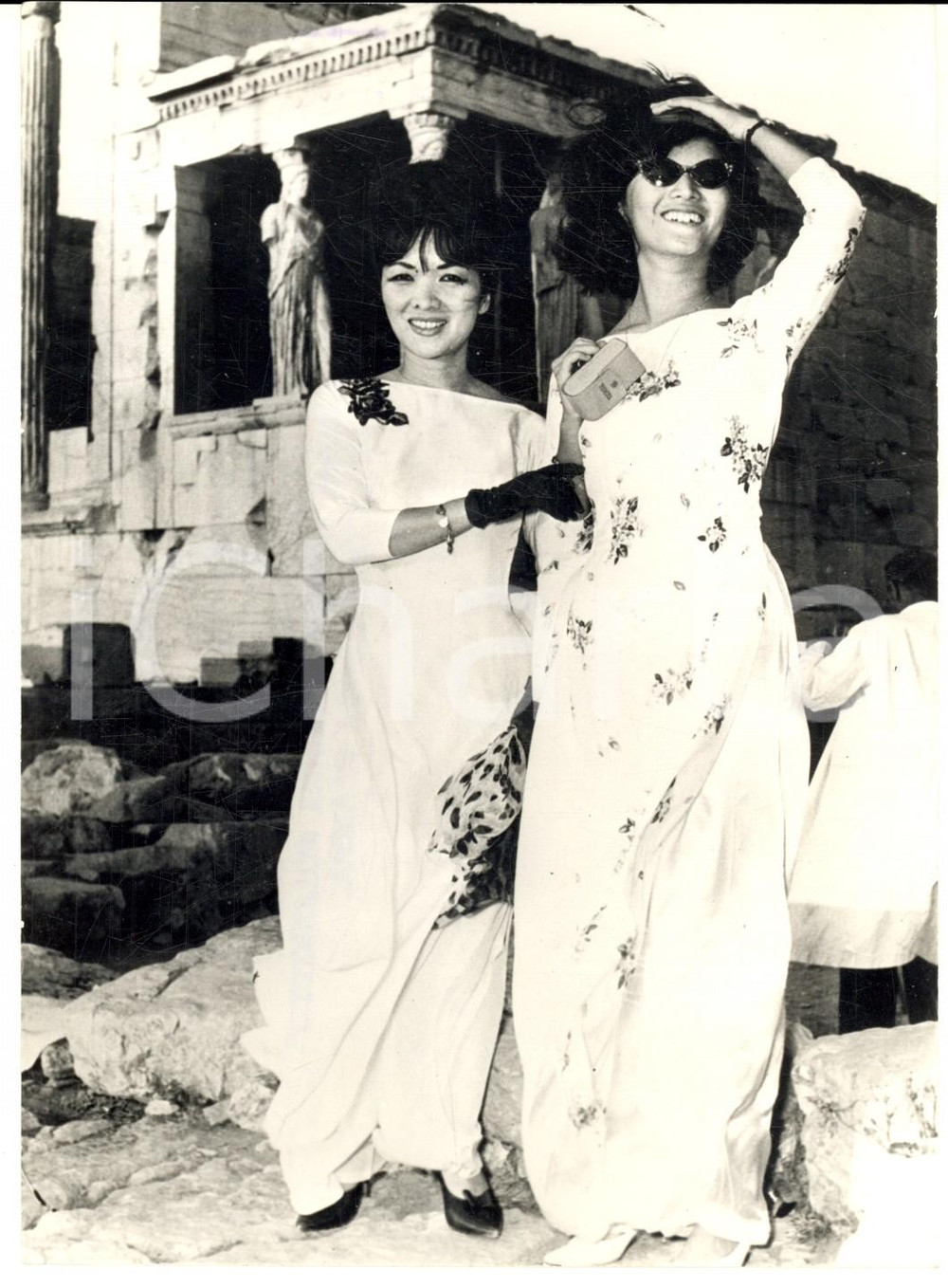 1963 ATENE La moglie di Ngô Đình Nhu in viaggio con la figlia - Foto 13x18 cm