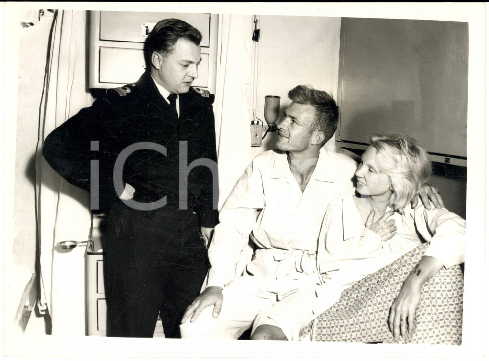 1962 CANADA Crash survivor US Army Major Richard C. ELANDER with his wife *Photo