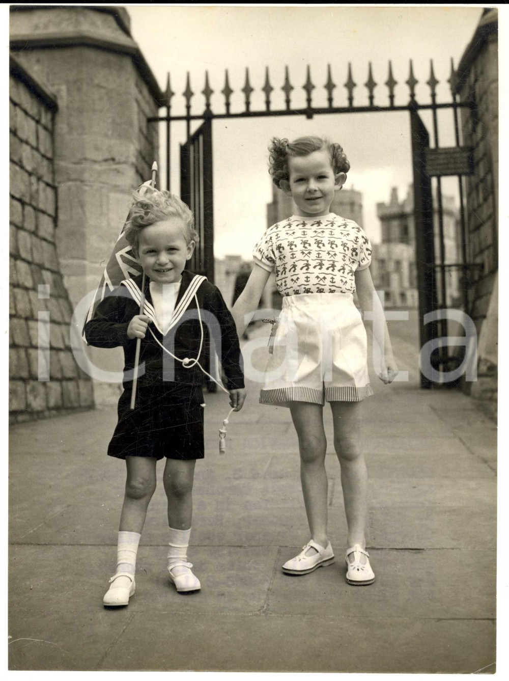 1953 LONDON Children's Coronation fashions - George BENNETT Sally DAVIS *Photo