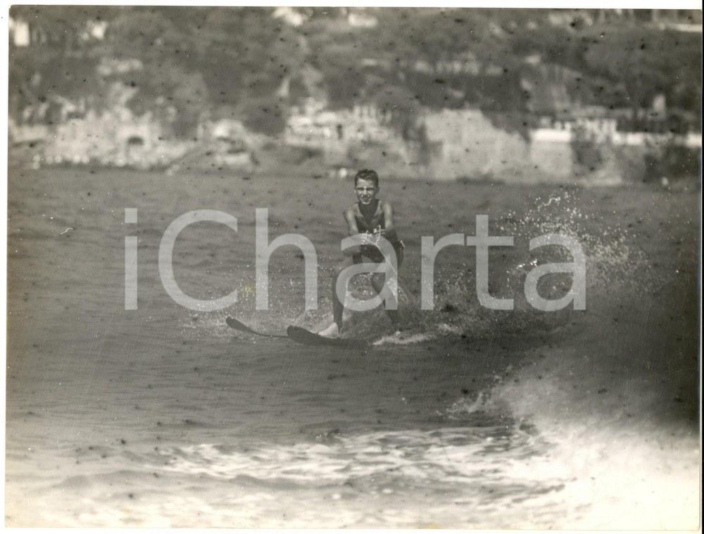 1955 ca SANTA MARGHERITA LIGURE Concorso sci nautico - Giovane in gara *Foto