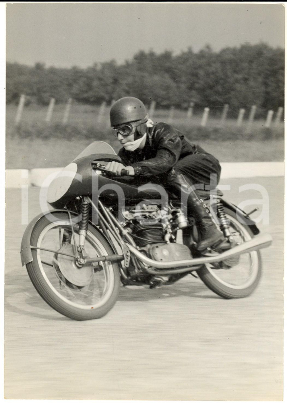 1953 MONZA MOTOCICLISMO GP delle Nazioni - Carlo UBBIALI alle prove su MV *Foto Fotografia d'epoca con didascalia coeva.  CONDIZIONI: GFORMATO: 13x18 cm     originale e autentica 1