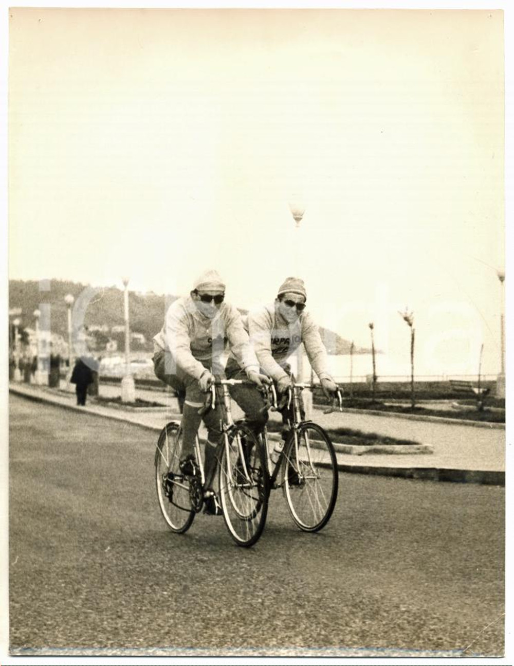 1956 COGOLETO Fausto COPPI ed Ettore MILANO durante un allenamento *Foto 18x24