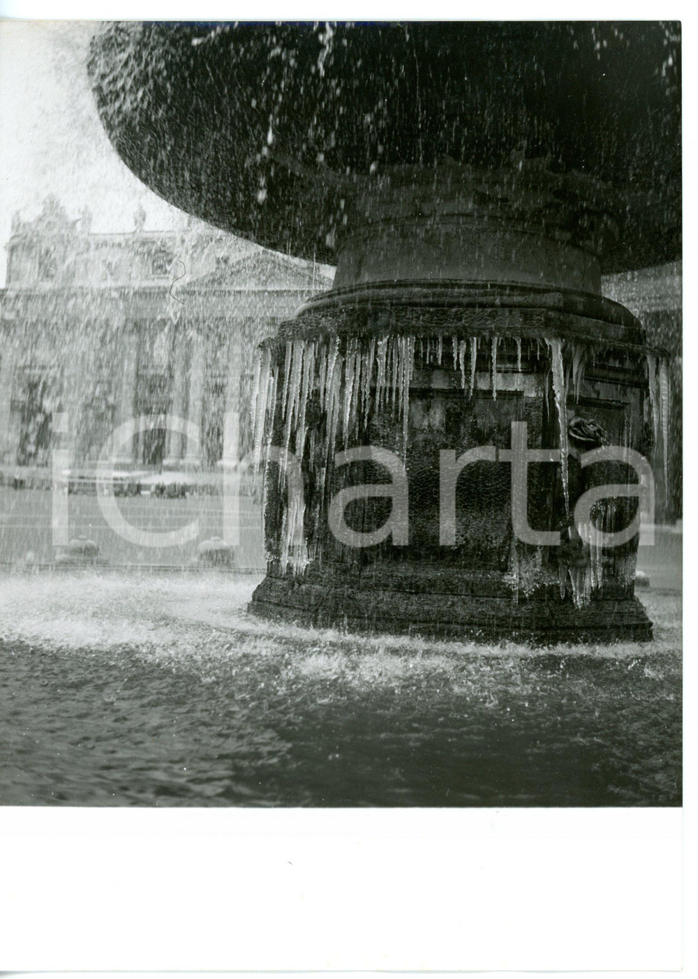 Febbraio 1956 ROMA Piazza San Pietro - Fontana coperta di ghiaccio *Foto 13x18