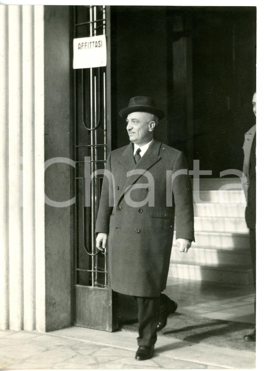 Fotografia d epoca originale 1959 ROMA Amintore FANFANI all uscita dalla sua abitazione Foto 13x18 cm 1