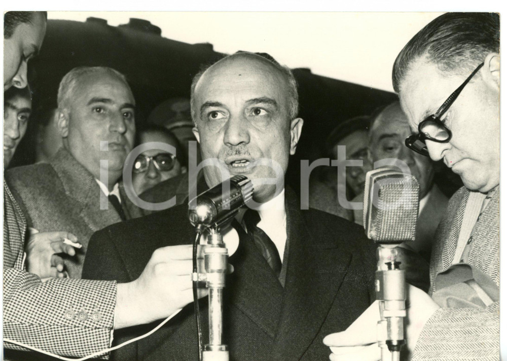 Fotografia d epoca originale 1958 ROMA On. Amintore FANFANI rilascia dichiarazioni ai giornalisti Foto 18x13 1