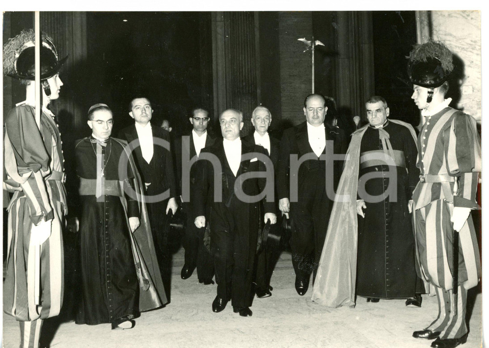 Fotografia d epoca originale 1958 ROMA Amintore FANFANI rende omaggio a Papa Pio XII Foto 18x13 cm 1