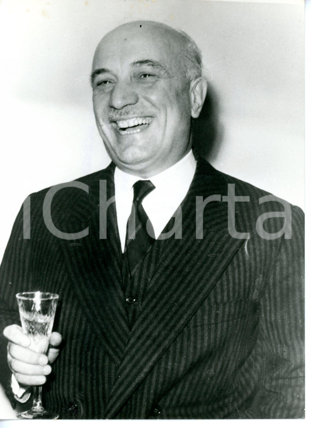Fotografia d epoca originale 30 dicembre 1962 ROMA Amintore FANFANI con flute di spumante Foto 13x18 cm 1